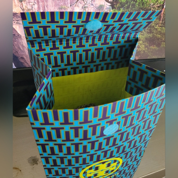 Authentic Tory Burch Gift Bag - Picture 5 of 5